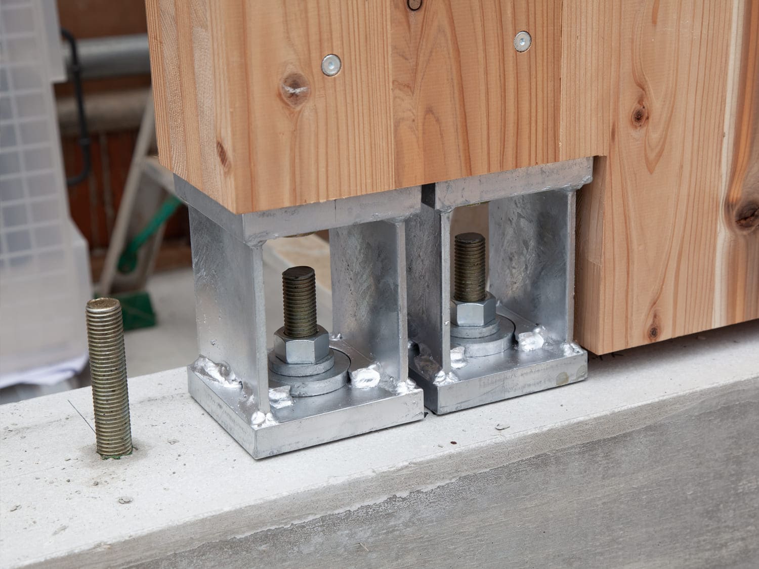 CLT建築｜CLT 建て方工事1F_02｜株式会社伊豆急ハウジング