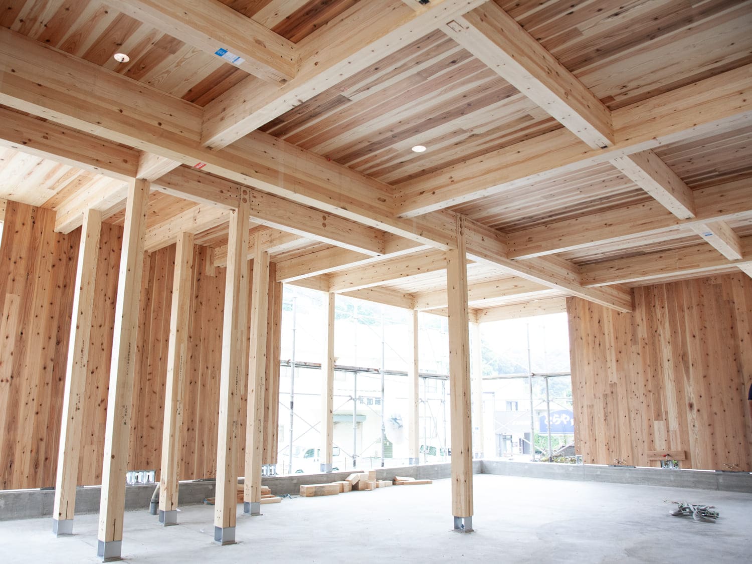 CLT建築｜CLT 建て方工事1F_12｜株式会社伊豆急ハウジング