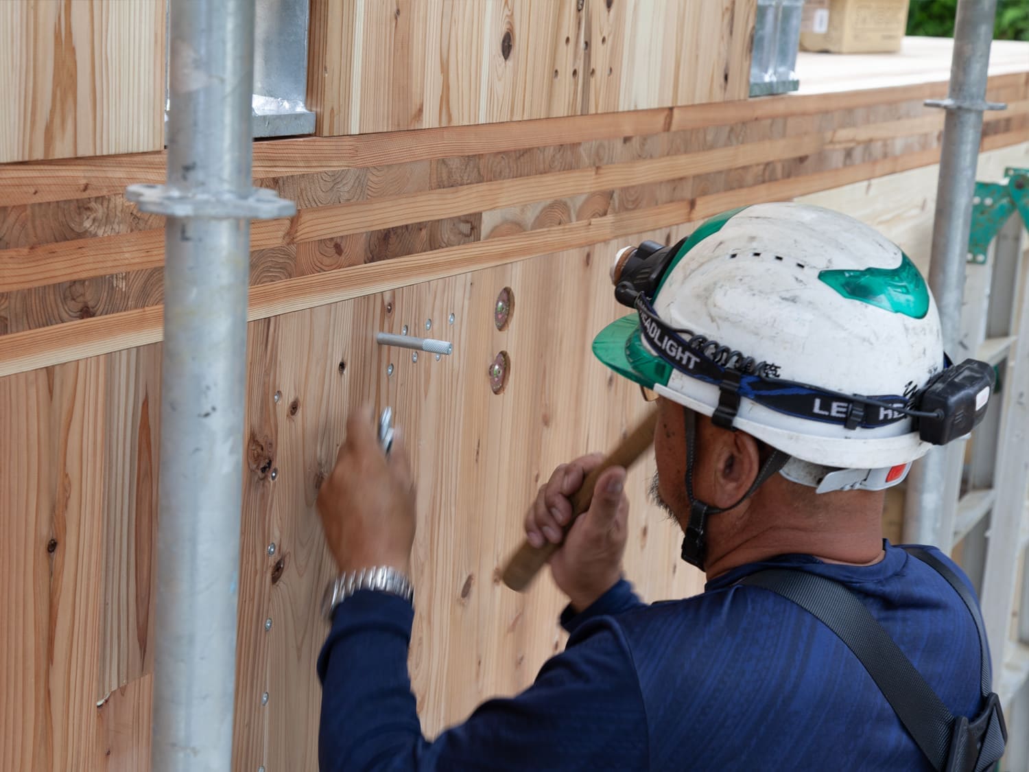 CLT建築｜CLT 建て方工事2F_02｜株式会社伊豆急ハウジング