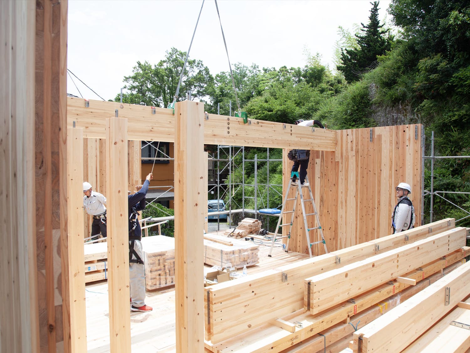 CLT建築｜CLT 建て方工事2F_06｜株式会社伊豆急ハウジング