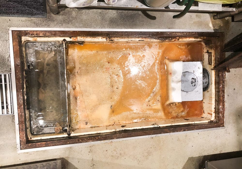 グリストラップ点検03｜新築・リフォーム・修繕｜株式会社伊豆急ハウジング